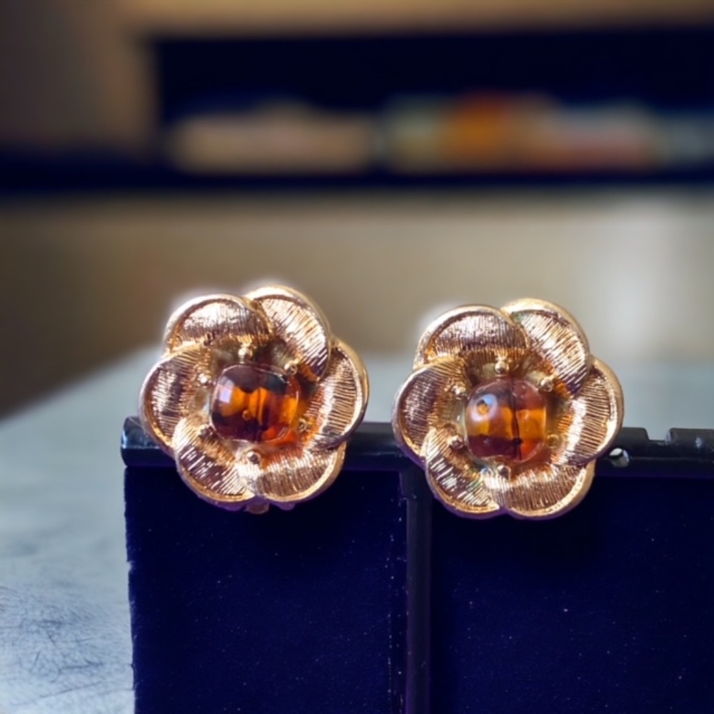 Signed KRAMER Mid Century Clip-On Gold Tone Amber Bead Earrings
